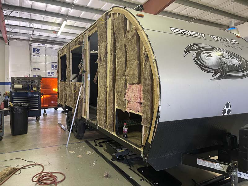 Motorhome Collision Repair Near Me Pomona thumbnail